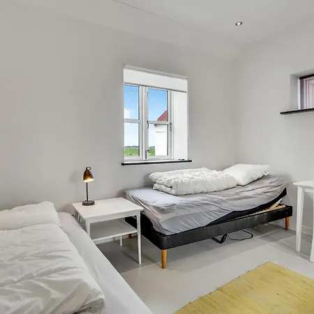 5 Bedroom Cozy In N 別荘